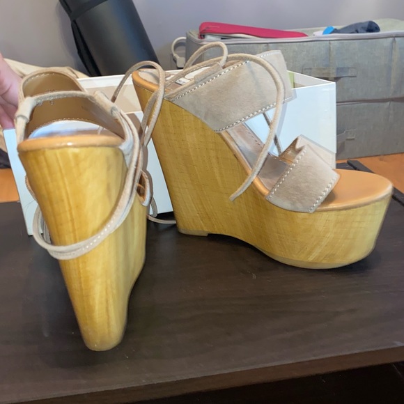 Steve Madden Beachbar Taupe Wedges - Picture 3 of 4